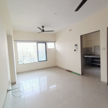 Room in 1.5 BHK Apartment at Everest World Lavender, Kolshet Road – for Sale