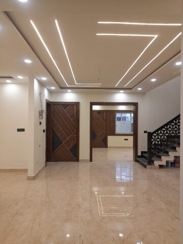 Room in 3 BHK Villa at Arsha Madhav Greens, Gomti Nagar – for Sale