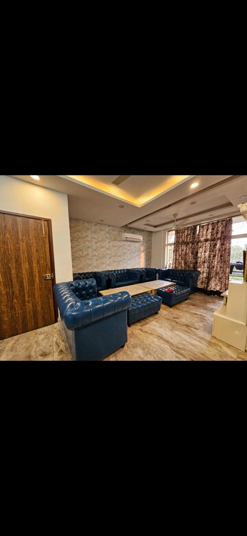 Living Room in 3 BHK Builder Floor at New Rajinder Nagar – for Sale