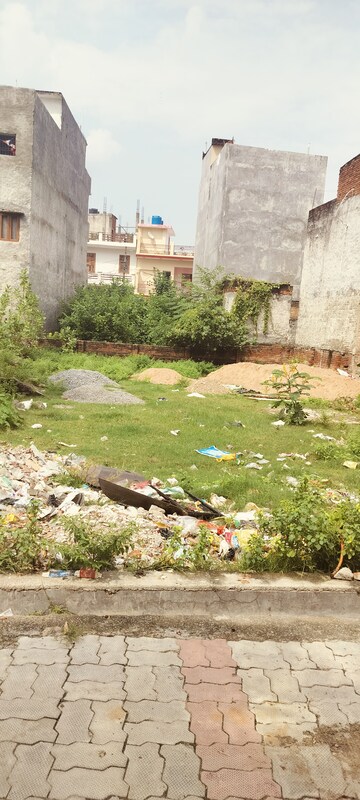 Plot – Garden View at Gomti Nagar - for Sale