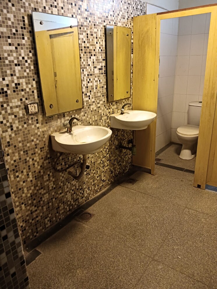 Bathroom, sector 2 Commercial Office Space 3200 Sq.Ft. In Sector 2 Noida 7790989