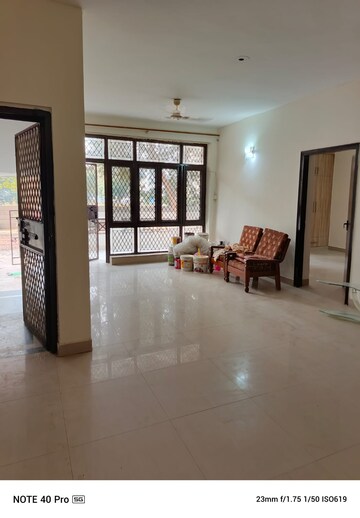 Room in 3.5 BHK Builder Floor at Ardee City, Sector 52 – for Sale