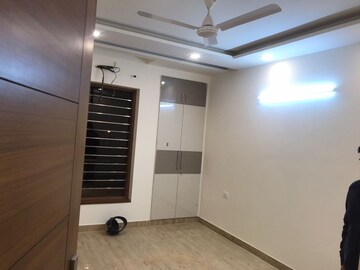 Room in 3 BHK Builder Floor at BPTP Parkland Pride, Sector 77 – for Sale