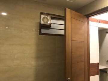 Room in 3 BHK Builder Floor at BPTP Parkland Pride, Sector 77 – for Sale