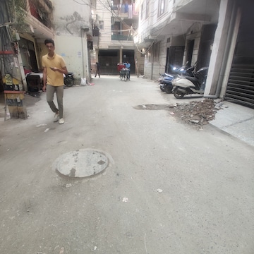 3 BHK Builder Floor – Nearby View at Chattarpur - for Sale