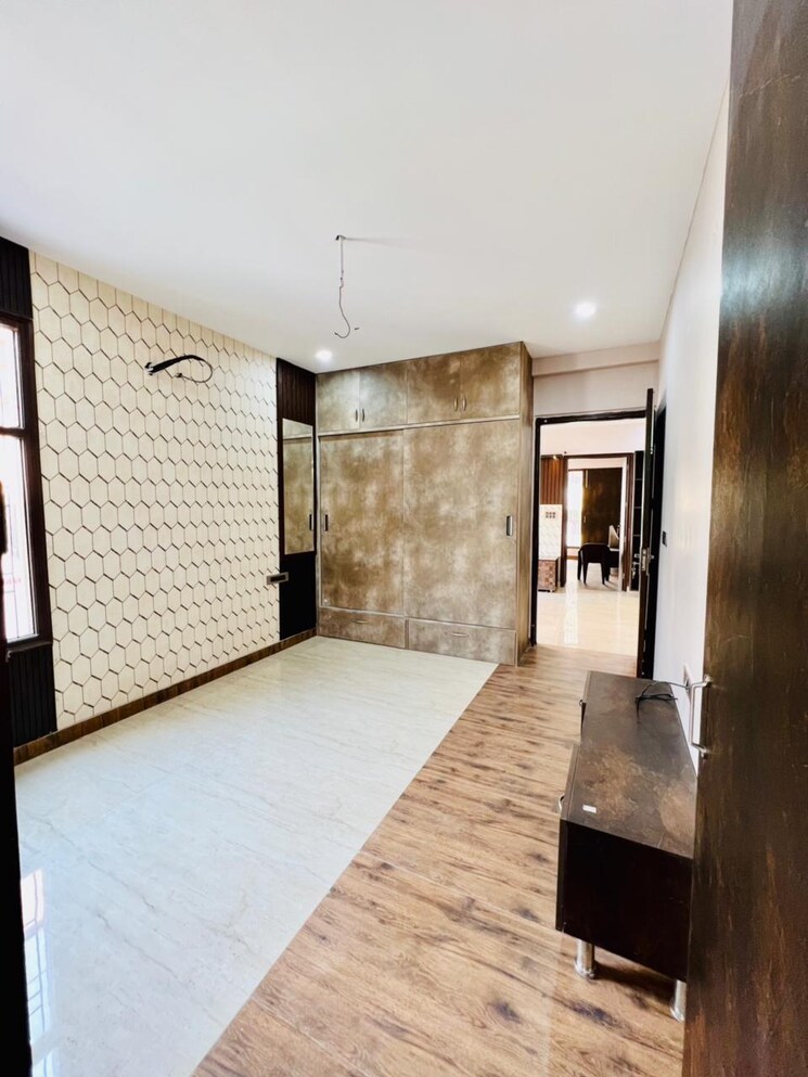 Room, dhakoli village 3 Bedroom 1800 Sq.Ft. Builder Floor In Dhakoli Village Zirakpur 7791150