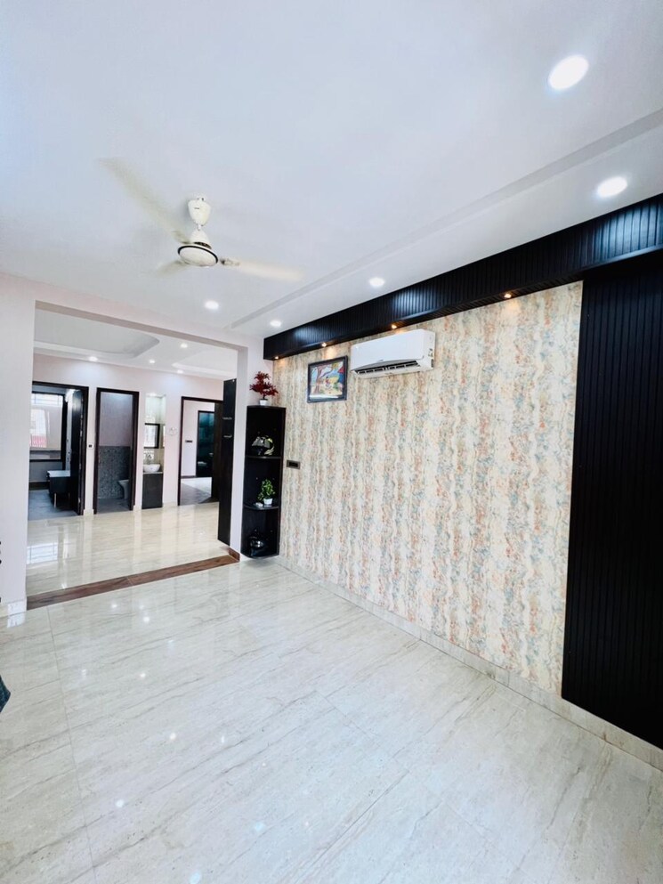 Room, dhakoli village 3 Bedroom 1800 Sq.Ft. Builder Floor In Dhakoli Village Zirakpur 7791150