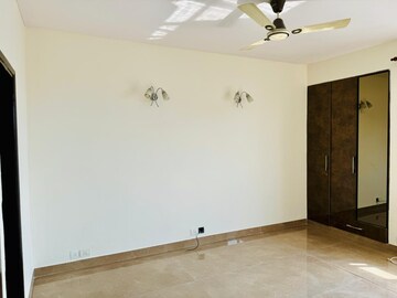 रेसिडेंशियल फ्लैट वर्ग फुट फॉर रेंट इन सेक्टर 28 गुड़गांव  7791549