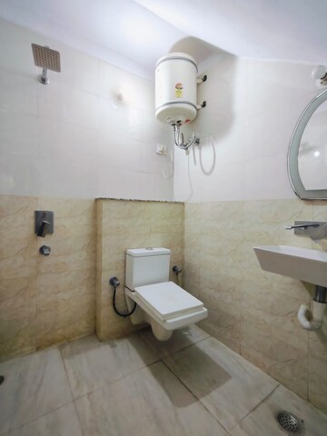 रेसिडेंशियल फ्लैट वर्ग फुट फॉर रेंट इन सेक्टर 28 गुड़गांव  7791549