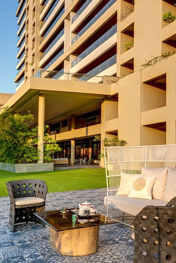 4 BHK Apartment – Exterior View View at Raiaskaran Parthenon, Andheri West - for Rent