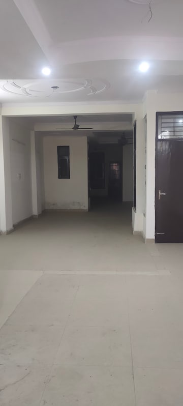 Commercial Showroom 1600 Sq.Ft. For Rent in Vaishali Sector 4 Ghaziabad  7791852