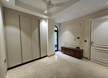 Bedroom in 3 BHK Builder Floor at East Patel Nagar – for Sale