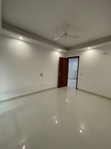 Room in 3 BHK Builder Floor at Saket – for Sale