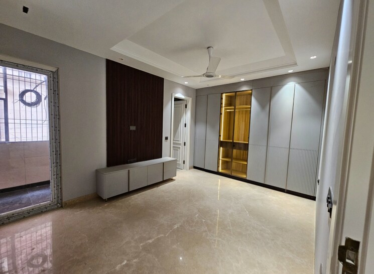 Room, east patel nagar 3 Bedroom 200 Sq.Yd. Builder Floor In East Patel Nagar Delhi 7791914