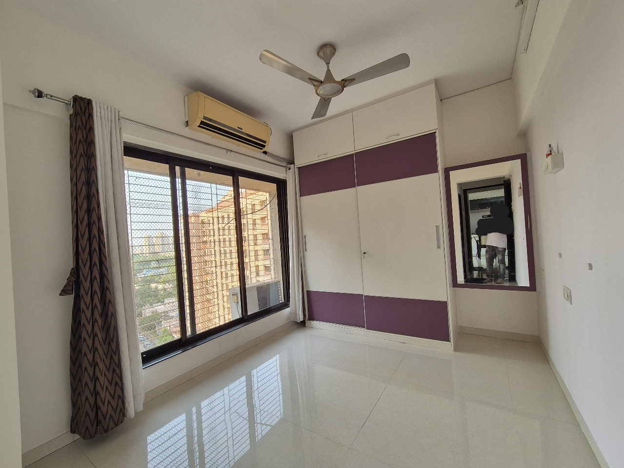 1 BHK Apartment For Sale in Parshvanath Hansraj Height