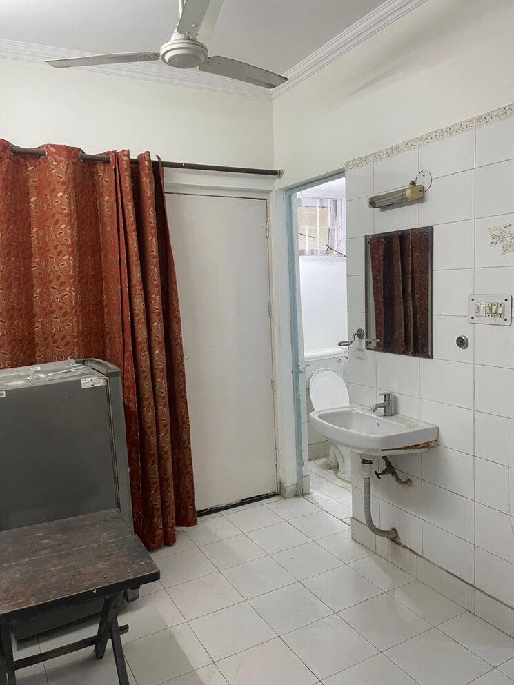 Bathroom, vasant kunj 1 Bedroom 550 Sq.Ft. Apartment In Vasant Kunj Delhi 7791919