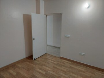 Room in 3 BHK Apartment at Ansal Plaza Sector-23, Sector 23 – for Rent