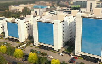Office Space For Sale in Logix Techno Park, Sector 127
