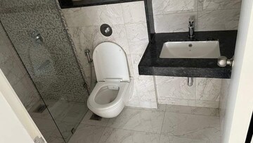 Attached Bathroom in 1.5 BHK Apartment at Amanora Gold Towers, Hadapsar – for Sale