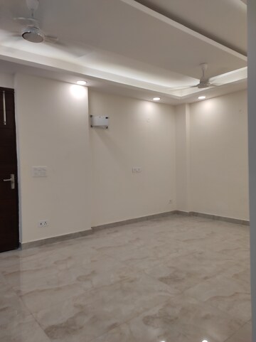 Furnished Amenities in 3 BHK Builder Floor at Chattarpur – for Sale