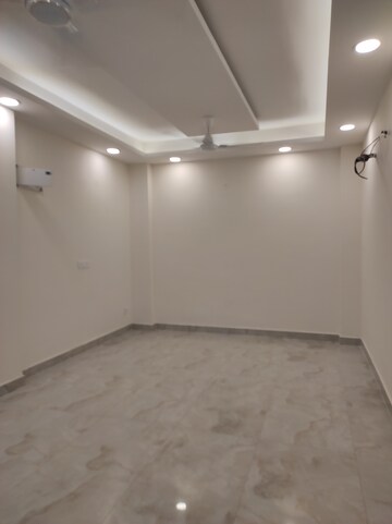 Furnished Amenities in 3 BHK Builder Floor at Chattarpur – for Sale