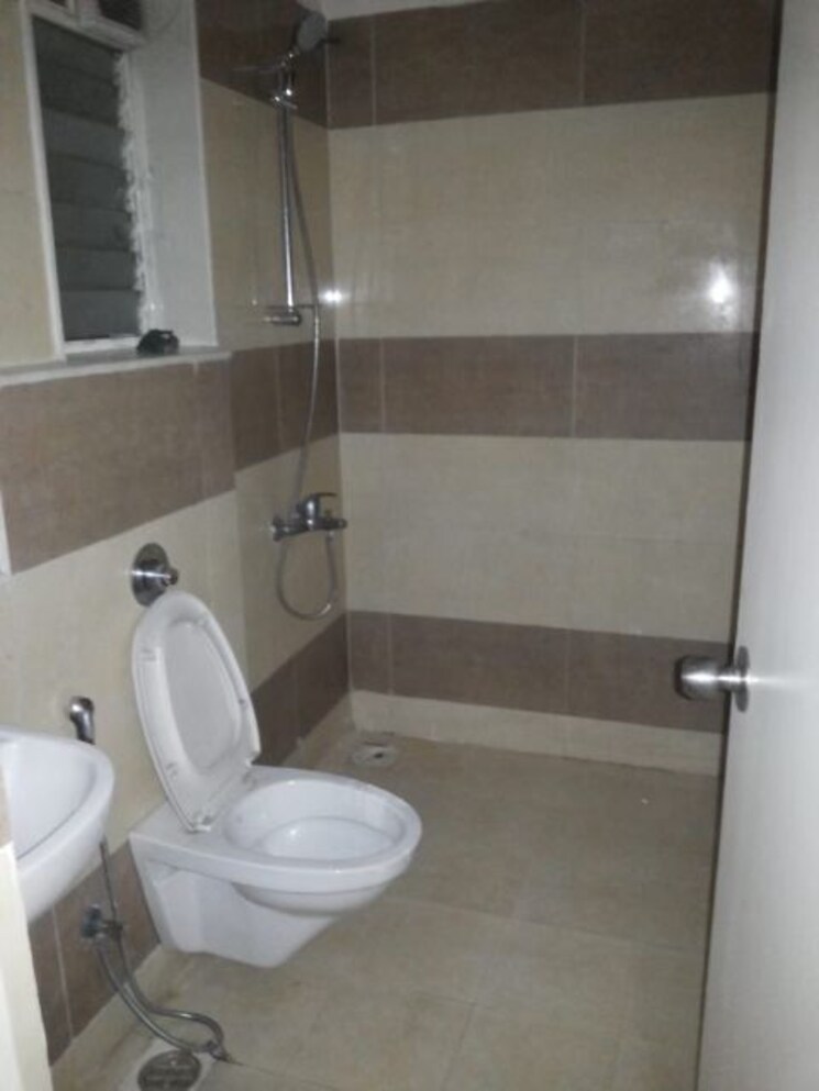 Bathroom, amanora-trendy-homes 2 Bedroom 750 Sq.Ft. Apartment In Hadapsar Pune 7792318