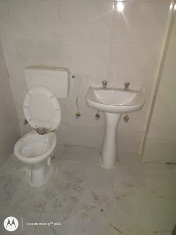 Bathroom in 3 BHK Apartment at Amolik Heights, Sector 88 – for Sale