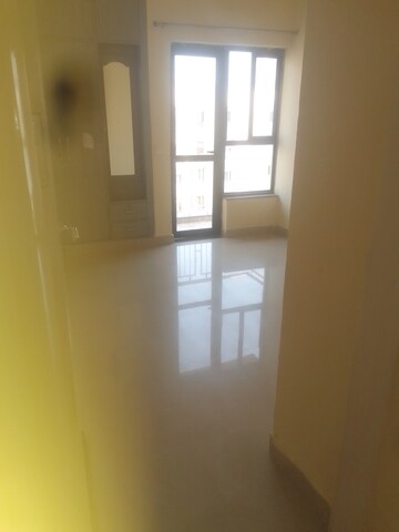 2 BHK Apartment For Rent in Unitech Unihomes II, Sector 117