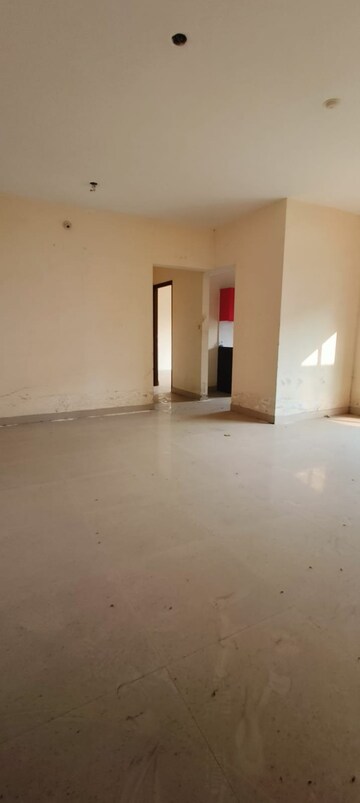 Room in 2 BHK Apartment at KM Horizon Flora, Ghodbunder Road – for Sale