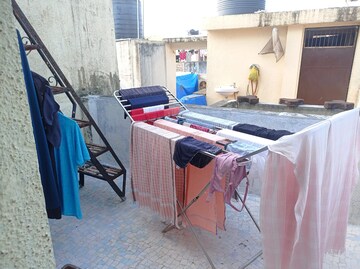 Team Area in 2 BHK Apartment at Sea View, Andheri West – for Sale