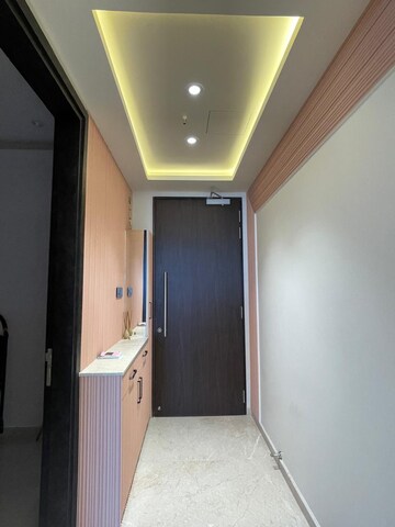 Room in 3.5 BHK Apartment at Peninsula Salsette 27, Byculla – for Rent