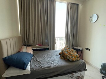 Bedroom in 3.5 BHK Apartment at Peninsula Salsette 27, Byculla – for Rent