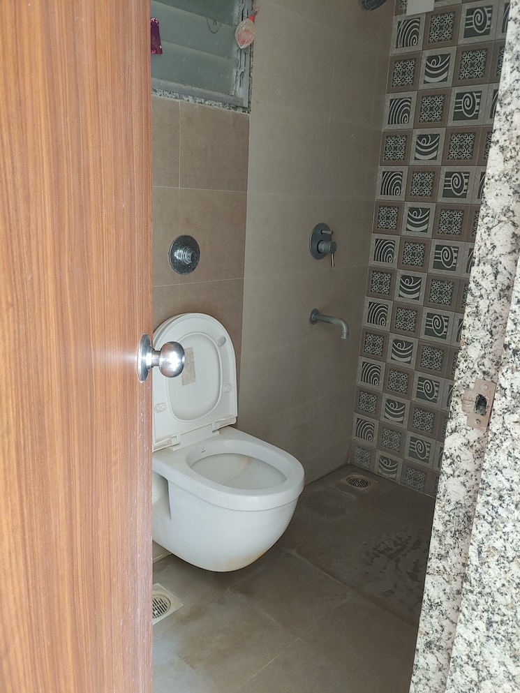 Bathroom, metro-jazz 2 Bedroom 1000 Sq.Ft. Apartment In Baner Pune 7792911