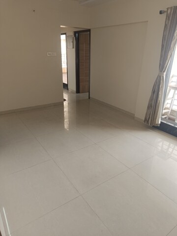 Room in 2 BHK Apartment at Platinum Crescenzo, Seawoods – for Rent