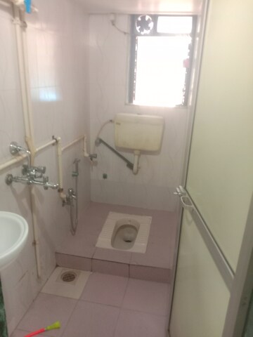 Bathroom in 1.5 BHK Apartment at Shree Sai Complex, Prabhadevi – for Sale