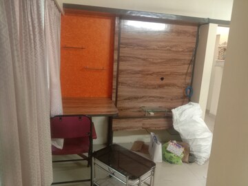 Furnished Amenities in 1.5 BHK Apartment at Shree Sai Complex, Prabhadevi – for Sale