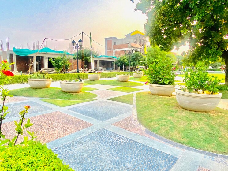 Garden, omaxe-kingston 4 Bedroom 2287 Sq.Ft. Apartment In Gomti Nagar Lucknow 7792956