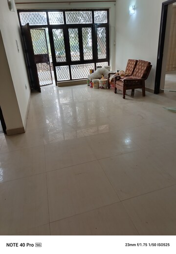 Room in 3 BHK Builder Floor at Ardee City, Sector 52 – for Sale