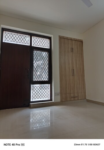 Room in 3 BHK Builder Floor at Ardee City, Sector 52 – for Sale