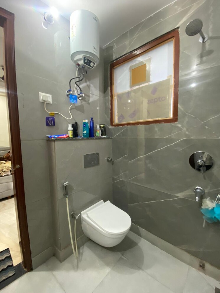 Bathroom, beverly-towers 3 Bedroom 2100 Sq.Ft. Builder Floor In Sector 21 Gurgaon 7793054