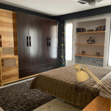 Bedroom in 4 BHK Builder Floor at Defence Colony – for Sale