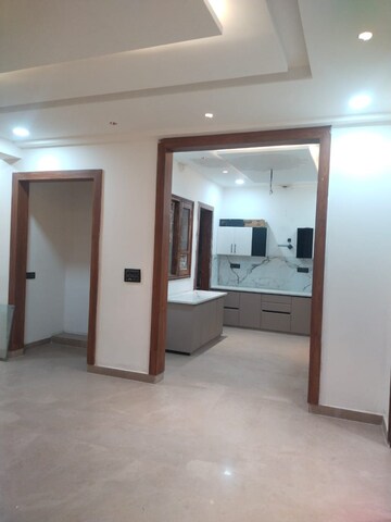 Room in 4 BHK Builder Floor at Sector 8 – for Sale