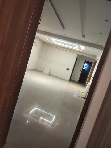 Room in 4 BHK Builder Floor at Sector 8 – for Sale