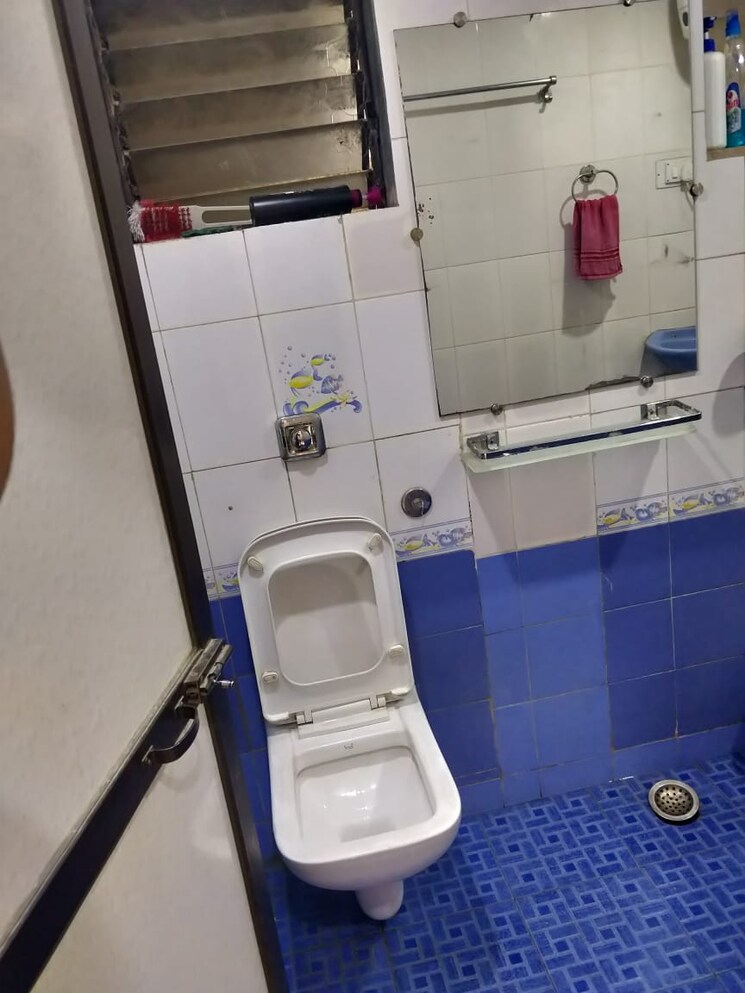 Bathroom, neelkanth-residency 3 Bedroom 1550 Sq.Ft. Apartment In Seawoods Navi Mumbai 7793197