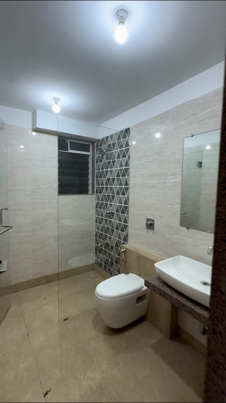 Bathroom, paradise-sai-world-city-phase-2 4 Bedroom 2880 Sq.Ft. Apartment In New Panvel Navi Mumbai 7793396