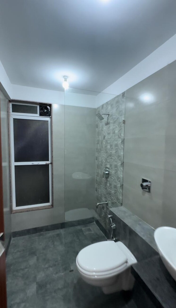 Bathroom, paradise-sai-world-city-phase-2 4 Bedroom 2880 Sq.Ft. Apartment In New Panvel Navi Mumbai 7793396