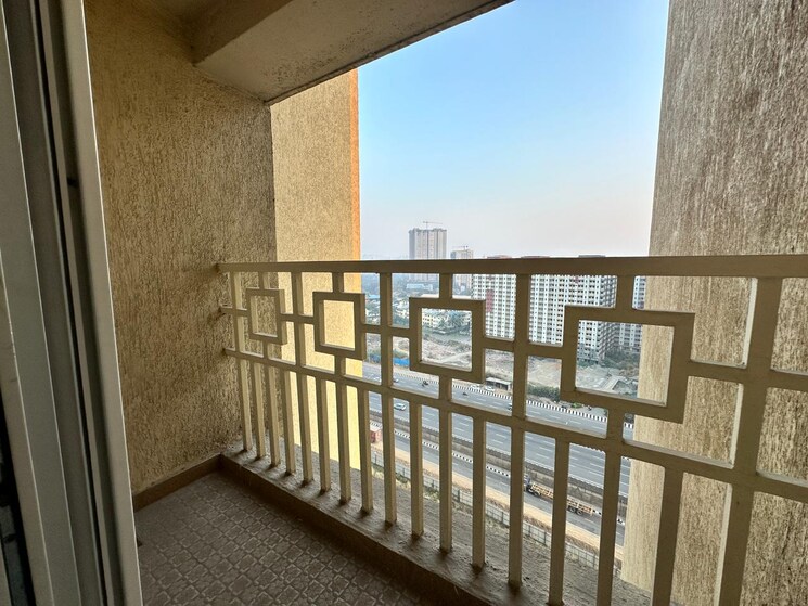 Balcony, paradise-sai-world-city-phase-2 4 Bedroom 2880 Sq.Ft. Apartment In New Panvel Navi Mumbai 7793396