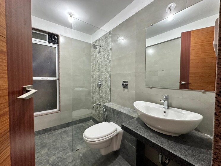 Bathroom, paradise-sai-world-city-phase-2 4 Bedroom 2880 Sq.Ft. Apartment In New Panvel Navi Mumbai 7793396