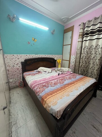 Bedroom in 3 BHK Apartment at Shalimar Apartments Shalimar Garden, Shalimar Garden – for Sale