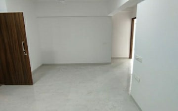 2 BHK Apartment For Sale in Rishabraj Blue Lotus, Khar West